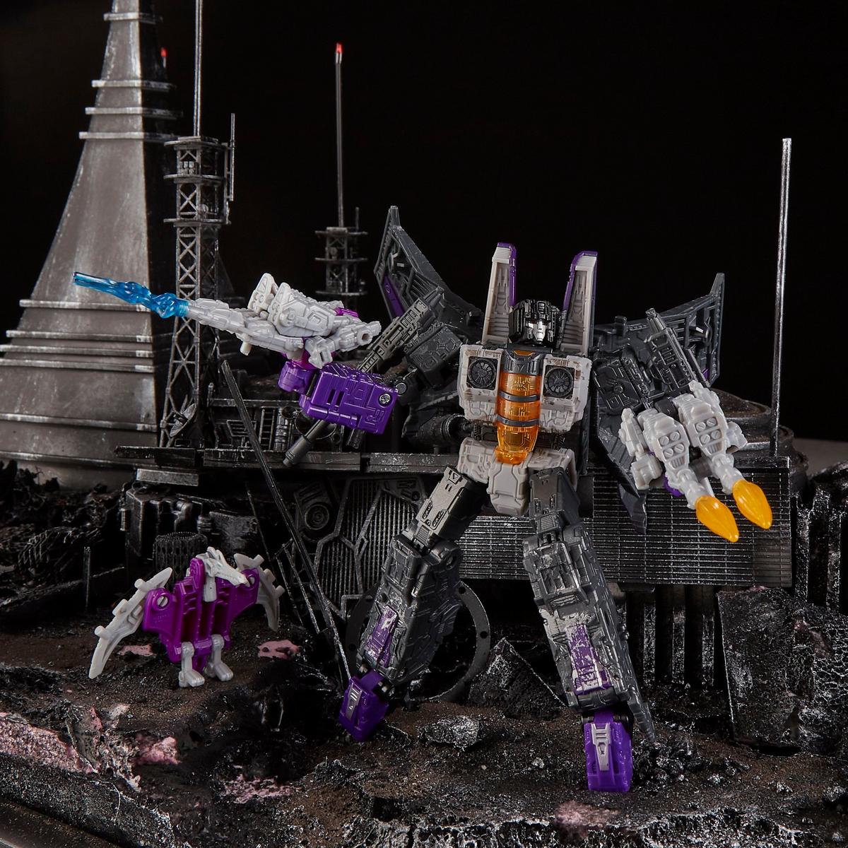 E5564_DAD_Life_F19_TRA_WfcVoyagerSkywarpBattlePack_0295_2000px_300DPI